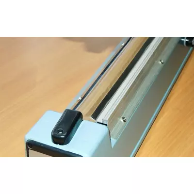 Імпульсний настільний зварювач з механічним ножем FS-C 300